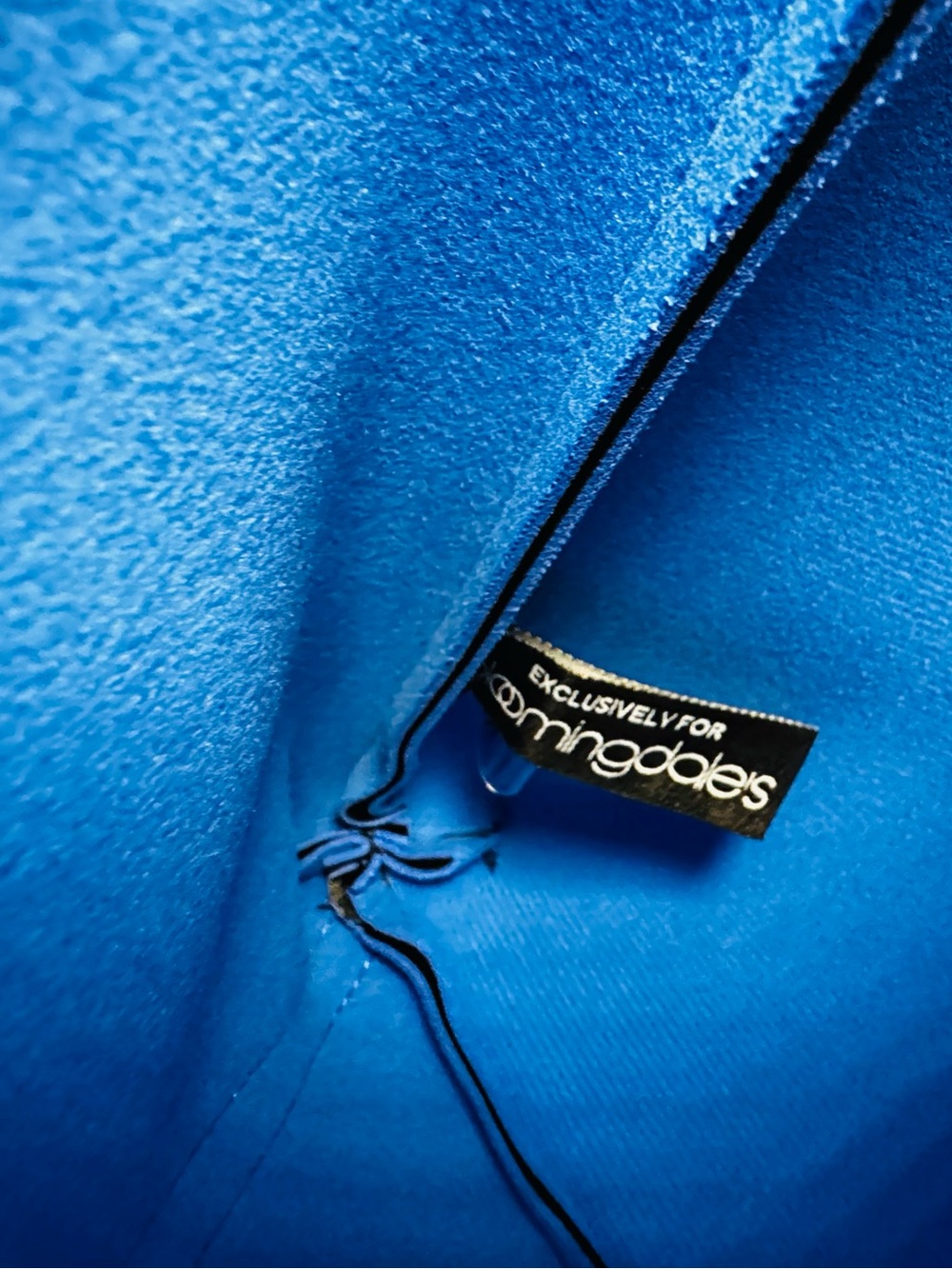Minimalist Black Leather-Look Tote Bag with Cobalt Blue Interior - Picture 6 of 8